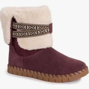 Women's Muk Luks Suede Flexi Montauk Ankle Boots Bordeaux Size 9.5 NWT